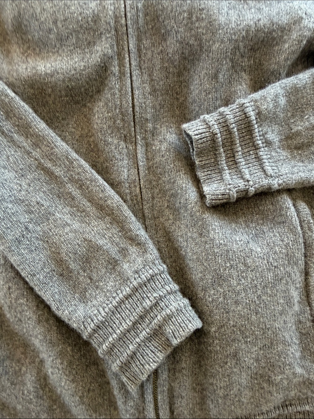 Patagonia Cashmere Gray Zip-Up Hooded Sweater - Picture 3 of 8